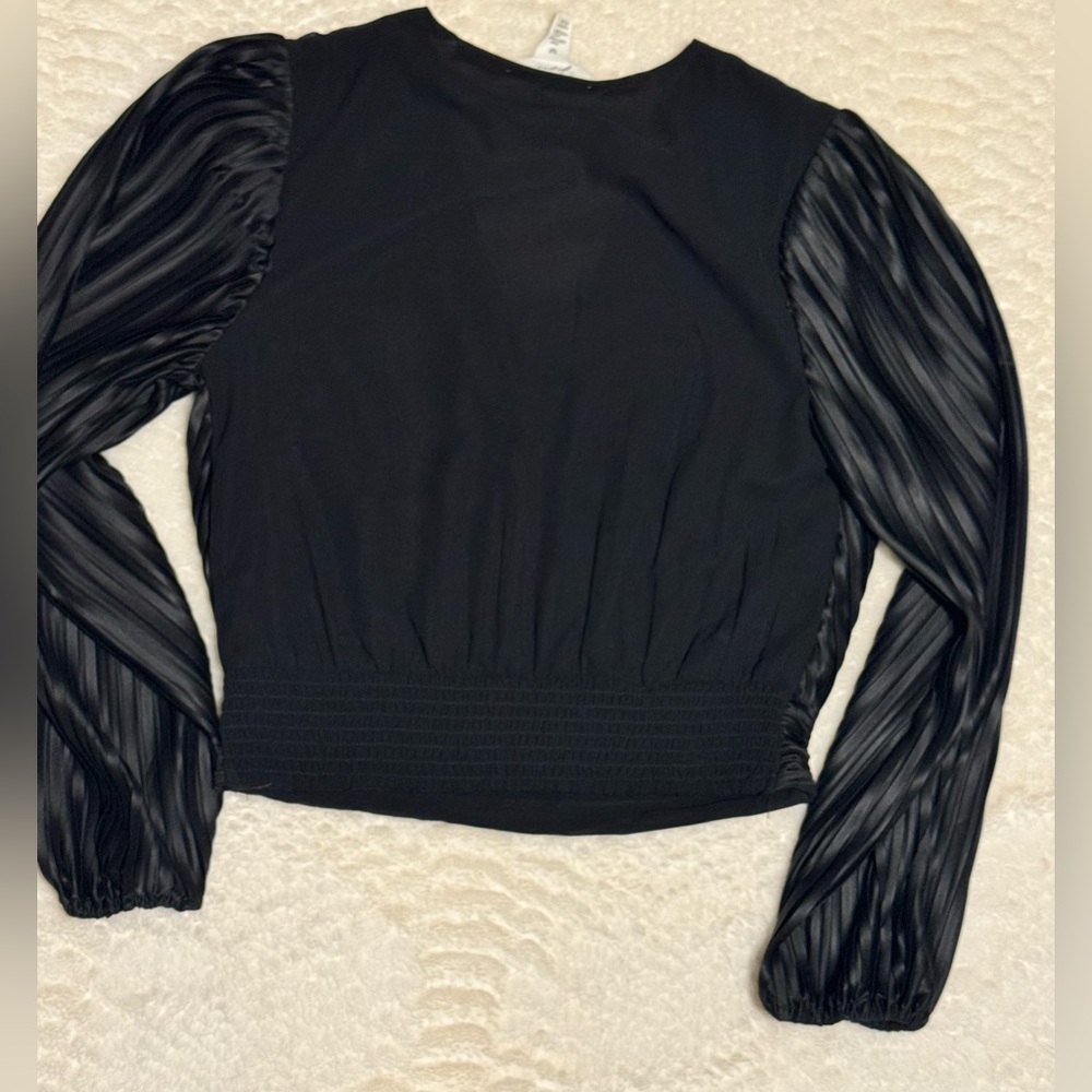 Japna Black Textured V-Neck Blouse - Picture 2 of 4